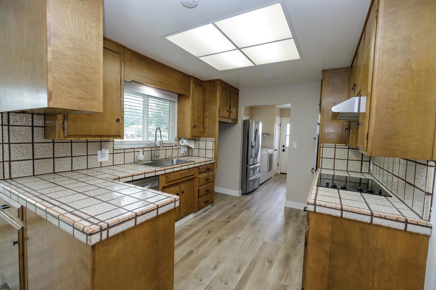 2211 California St, Escalon, CA 95320