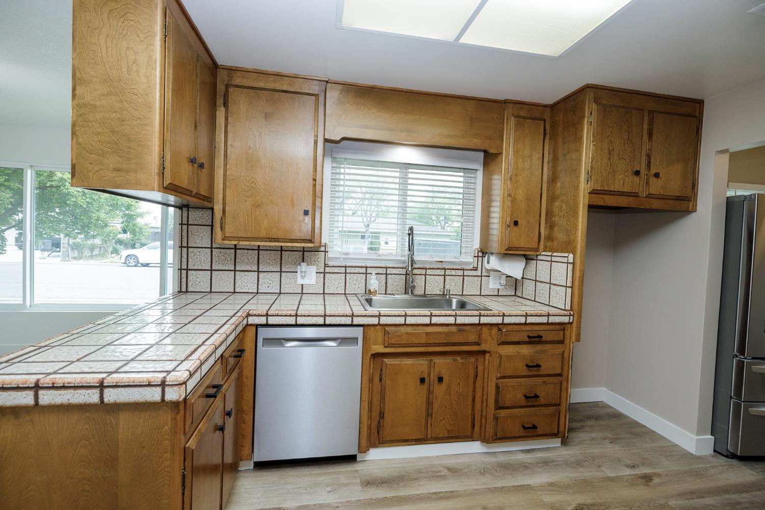 2211 California St, Escalon, CA 95320