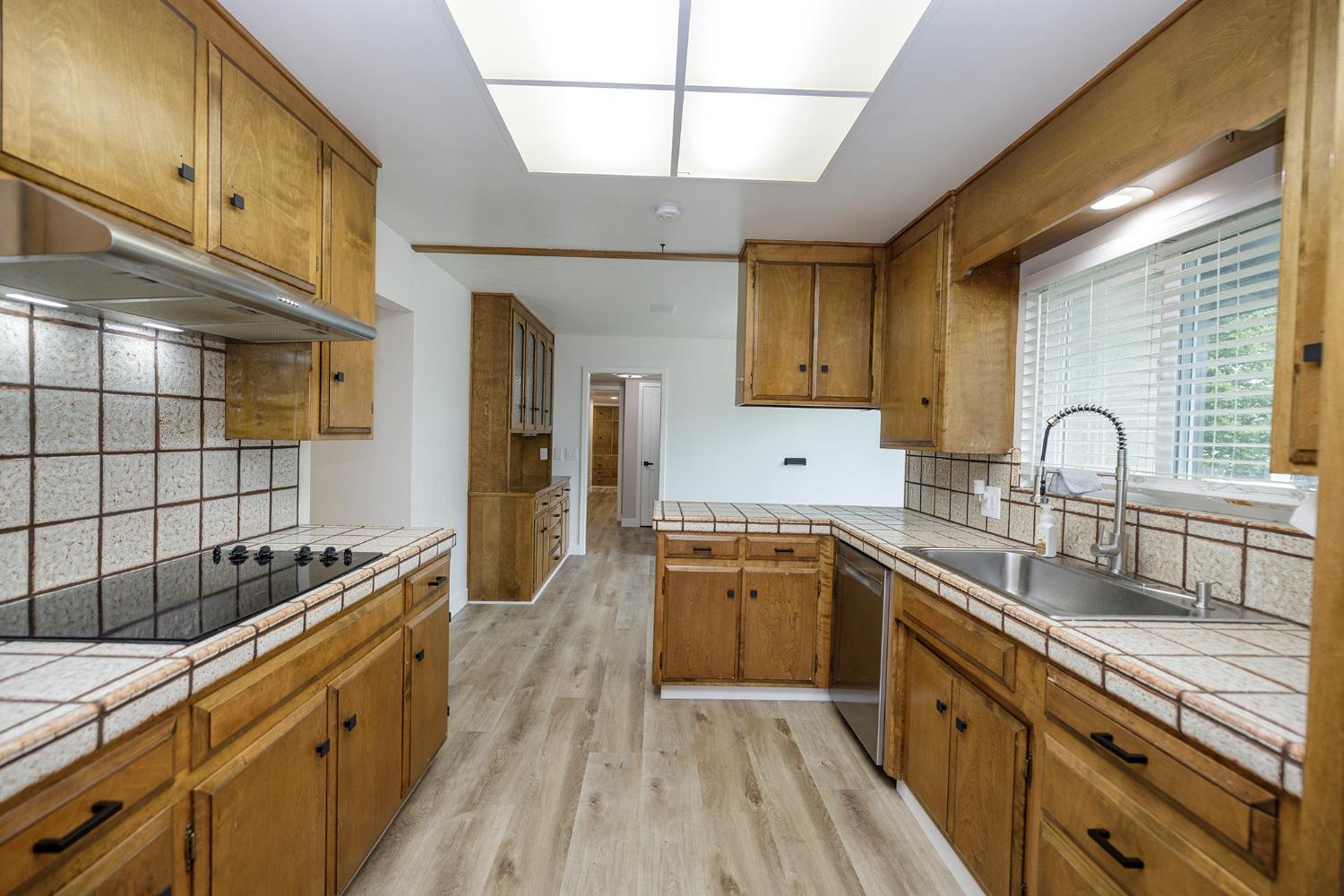 2211 California St, Escalon, CA 95320