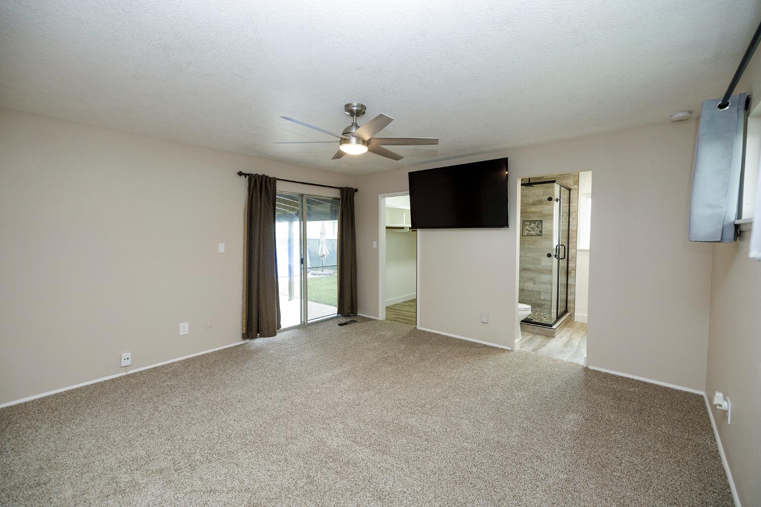 2211 California St, Escalon, CA 95320