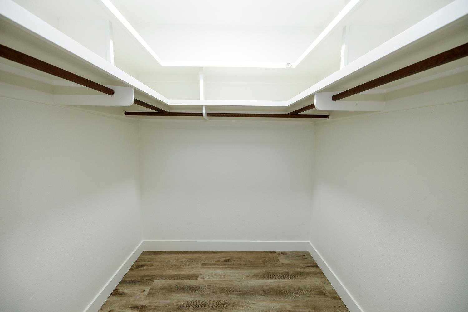 2211 California St, Escalon, CA 95320