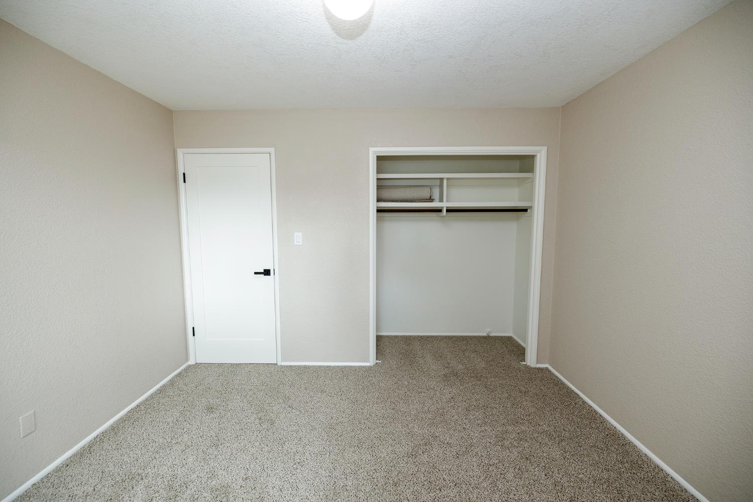 2211 California St, Escalon, CA 95320