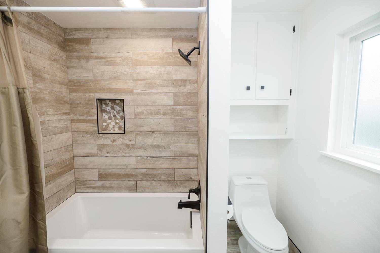 2211 California St, Escalon, CA 95320