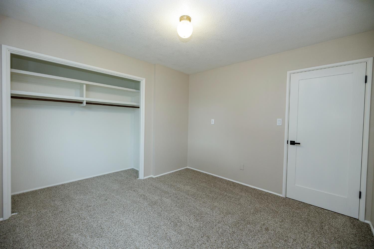 2211 California St, Escalon, CA 95320