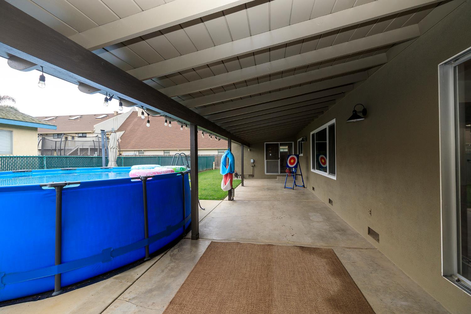 2211 California St, Escalon, CA 95320