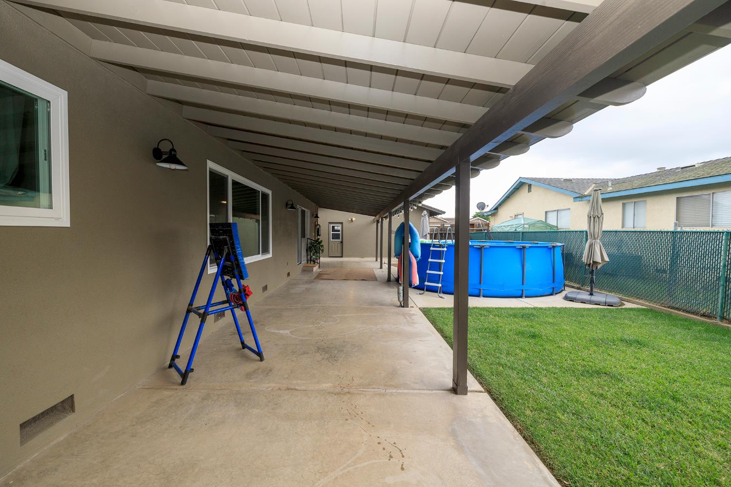 2211 California St, Escalon, CA 95320