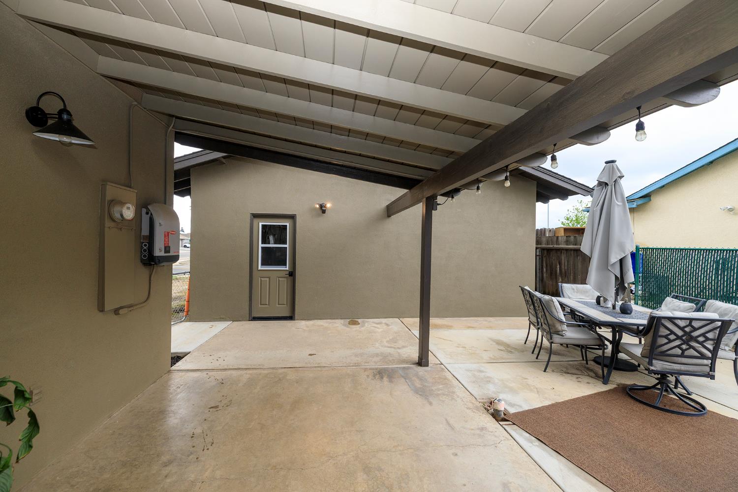 2211 California St, Escalon, CA 95320