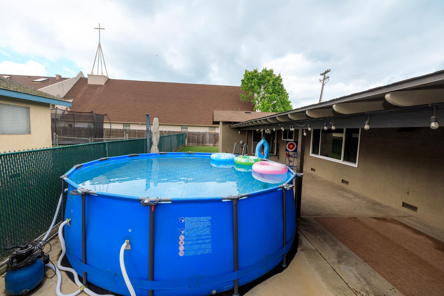 2211 California St, Escalon, CA 95320