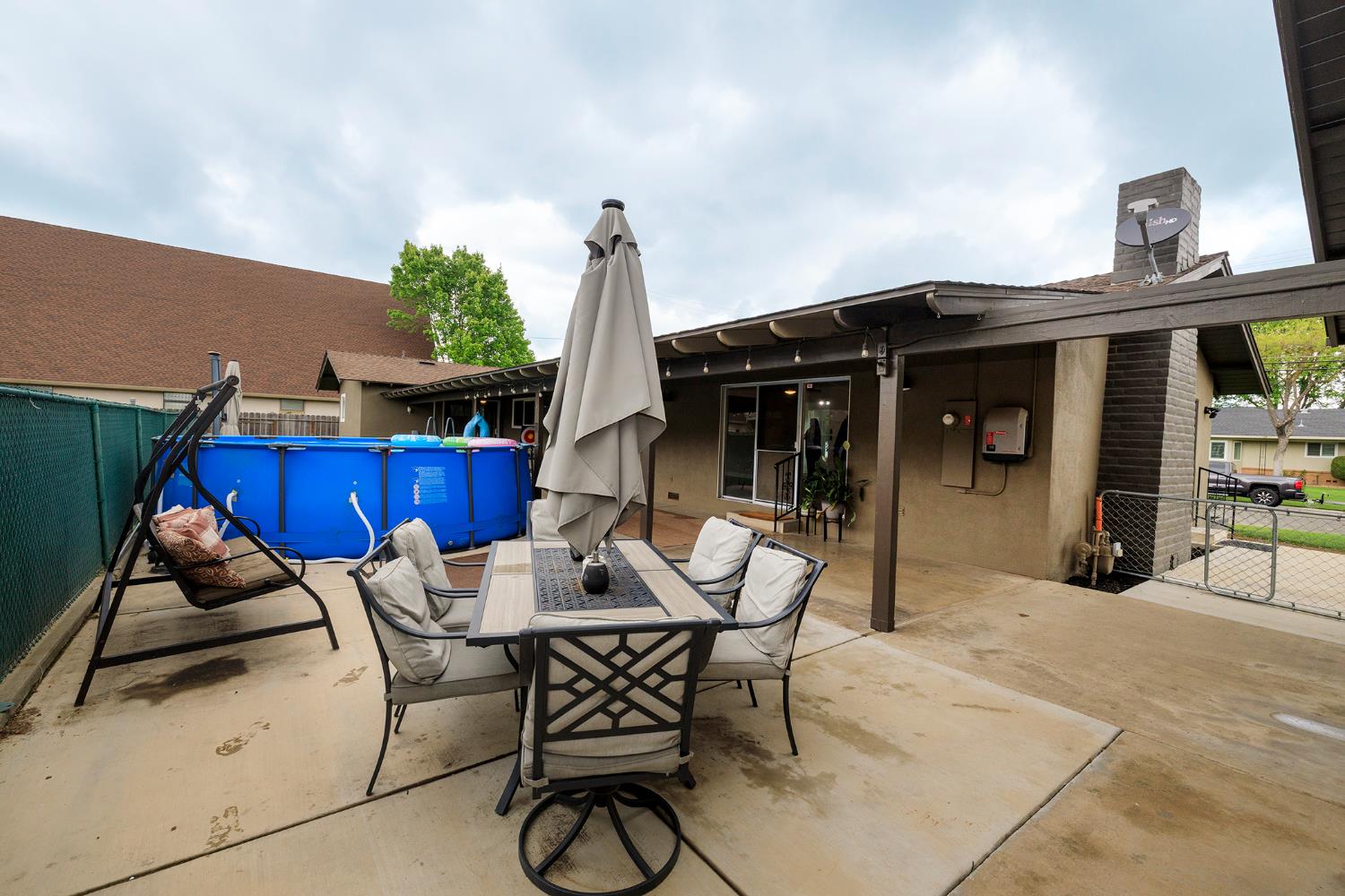 2211 California St, Escalon, CA 95320