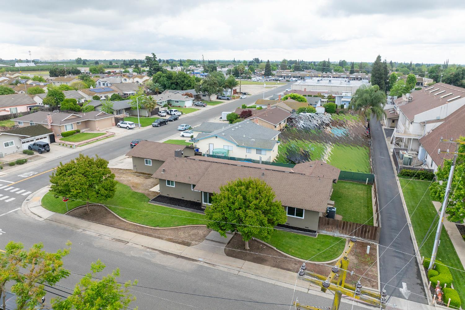 2211 California St, Escalon, CA 95320