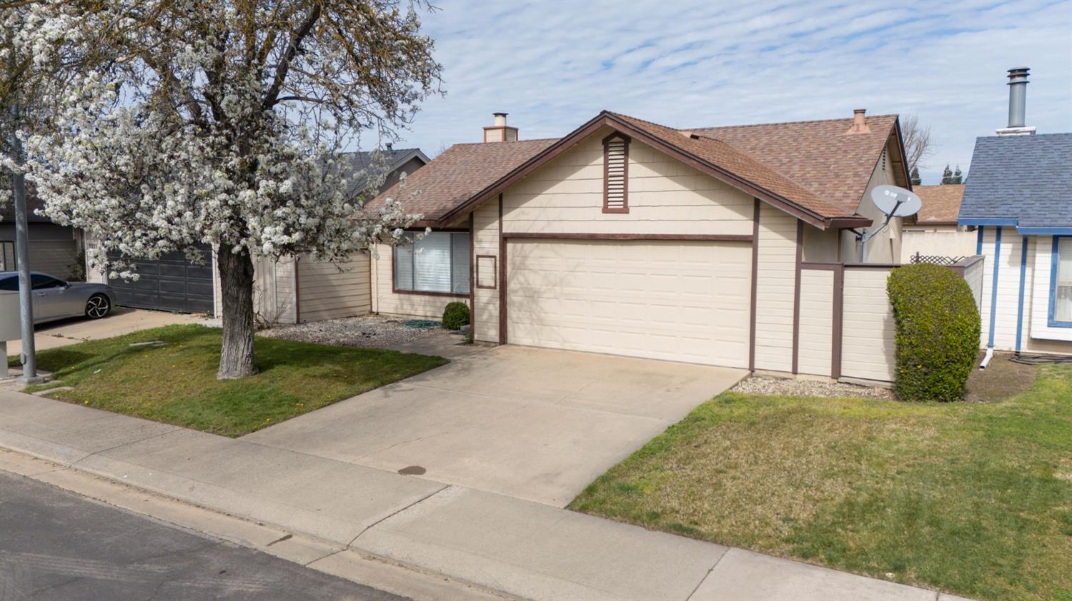 1917 Middelburg Ct, Modesto, CA 95356