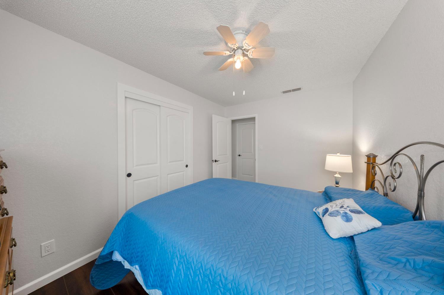 1917 Middelburg Ct, Modesto, CA 95356