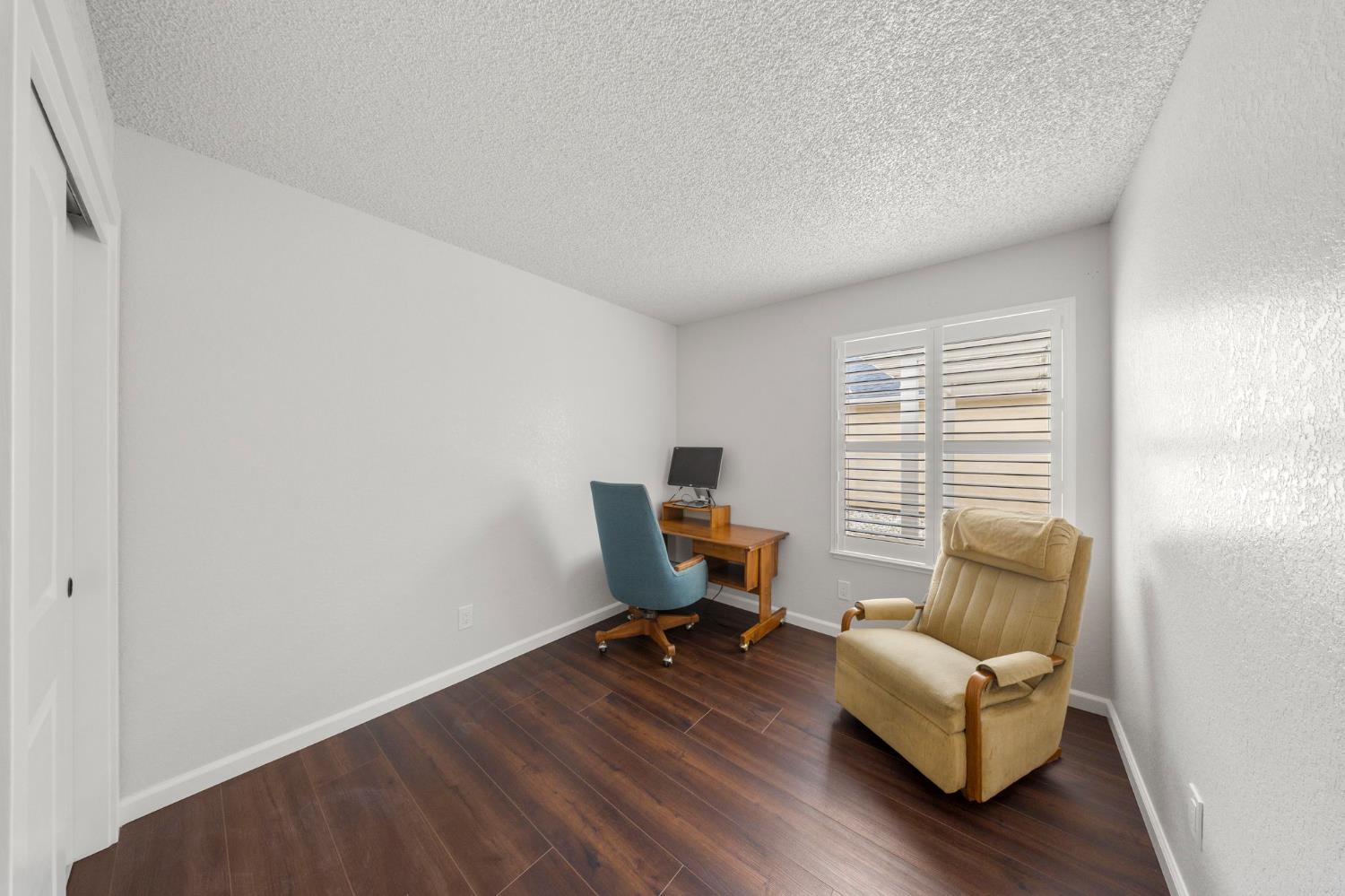 1917 Middelburg Ct, Modesto, CA 95356