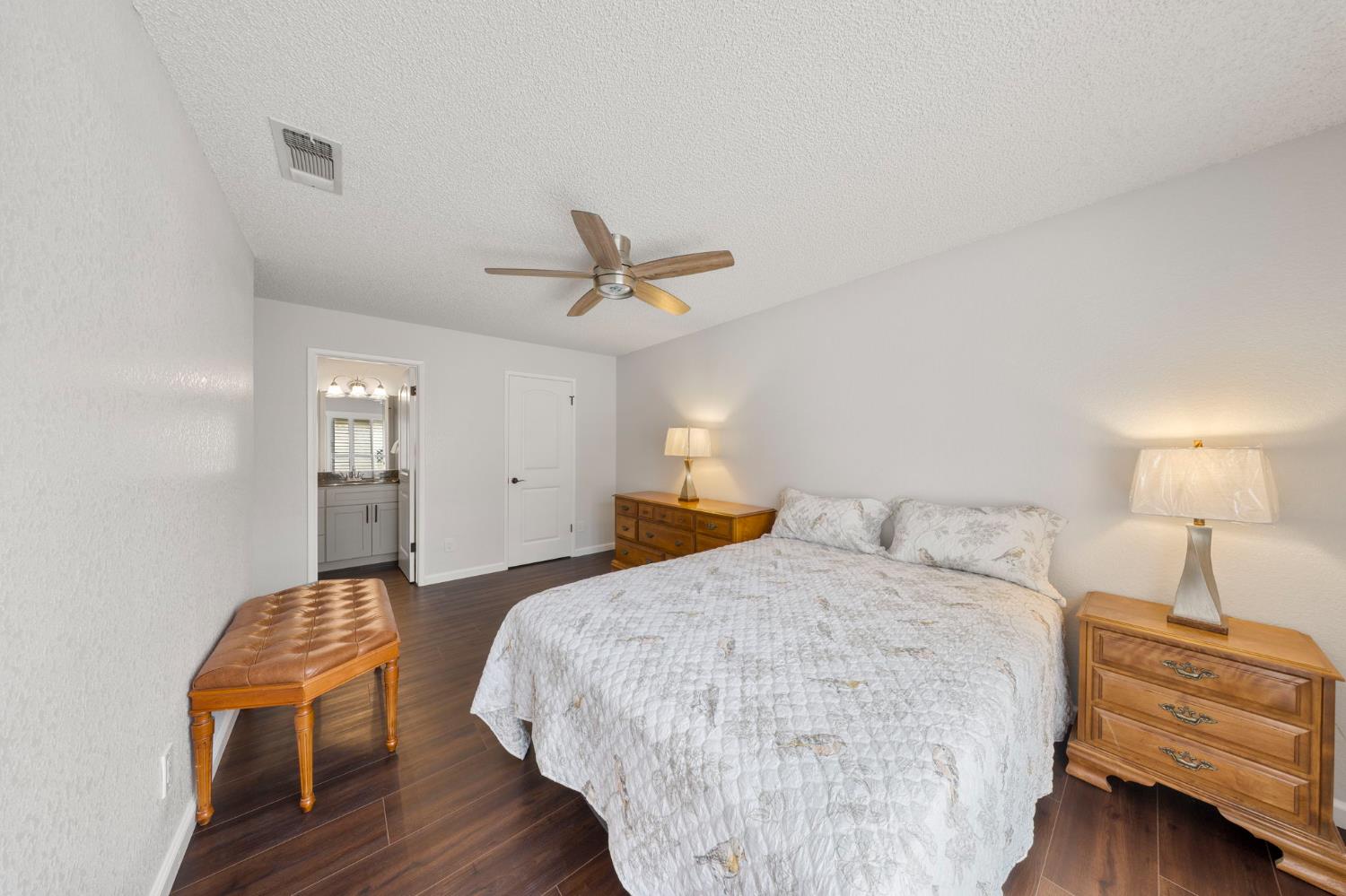 1917 Middelburg Ct, Modesto, CA 95356