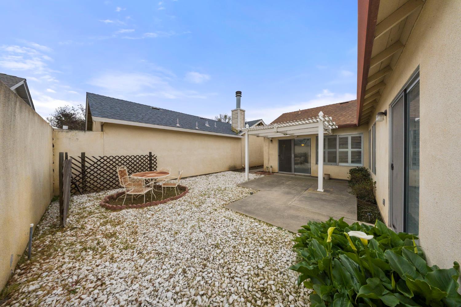 1917 Middelburg Ct, Modesto, CA 95356