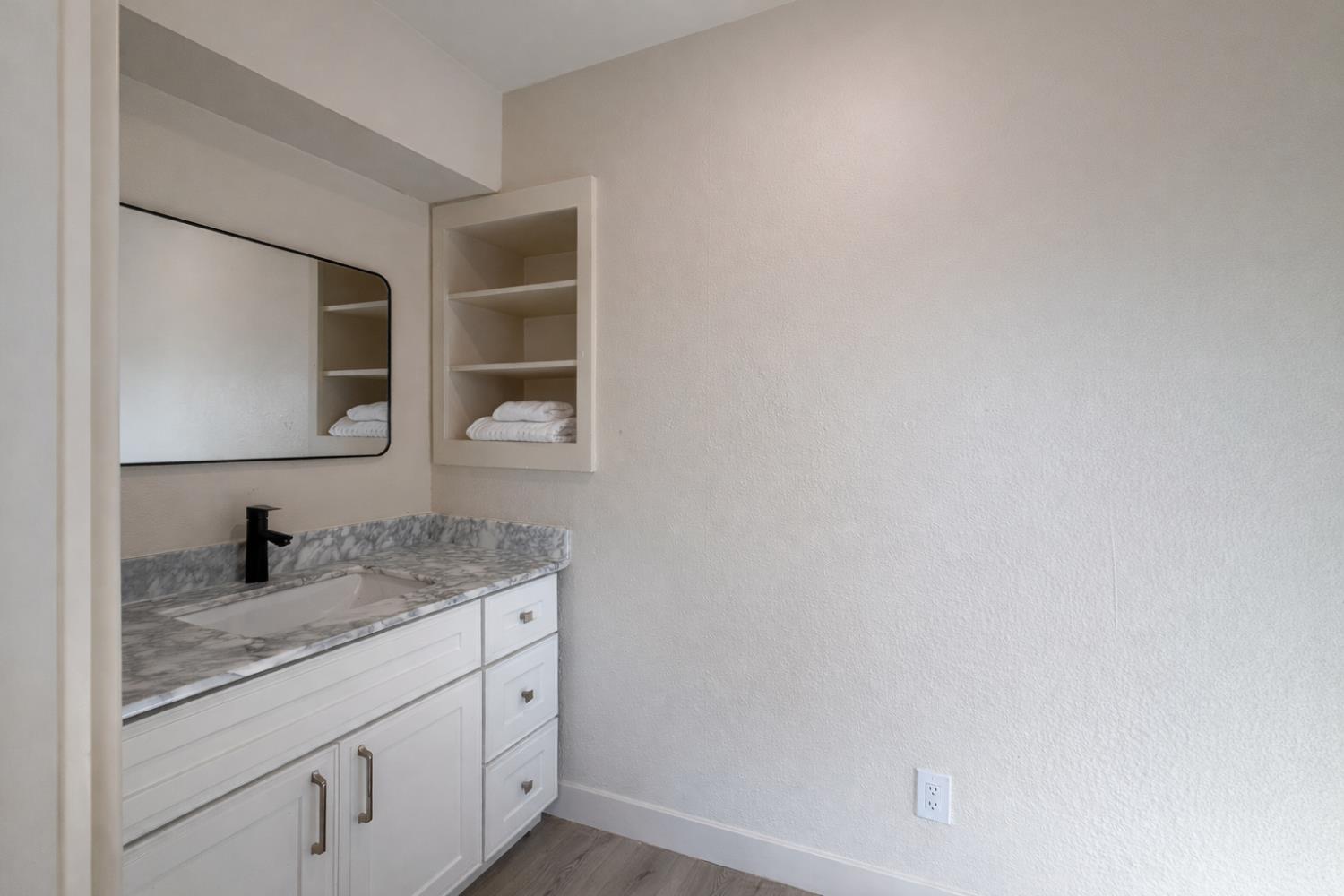 1813 Rose Ave, Modesto, CA 95355