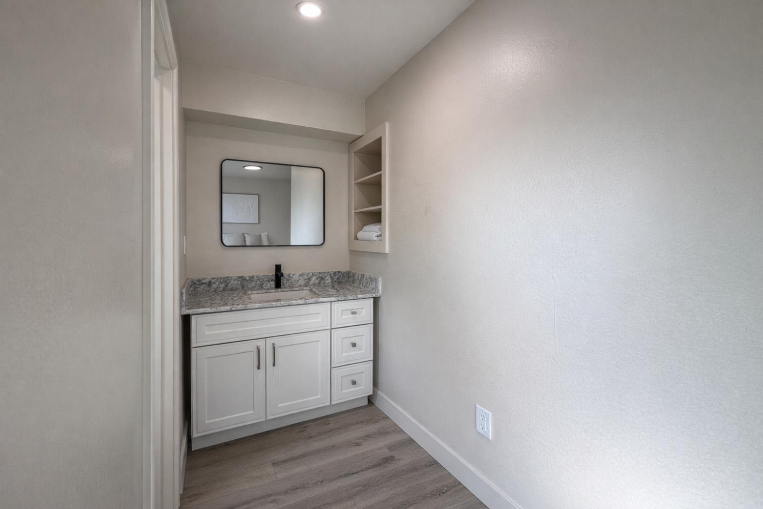 1813 Rose Ave, Modesto, CA 95355