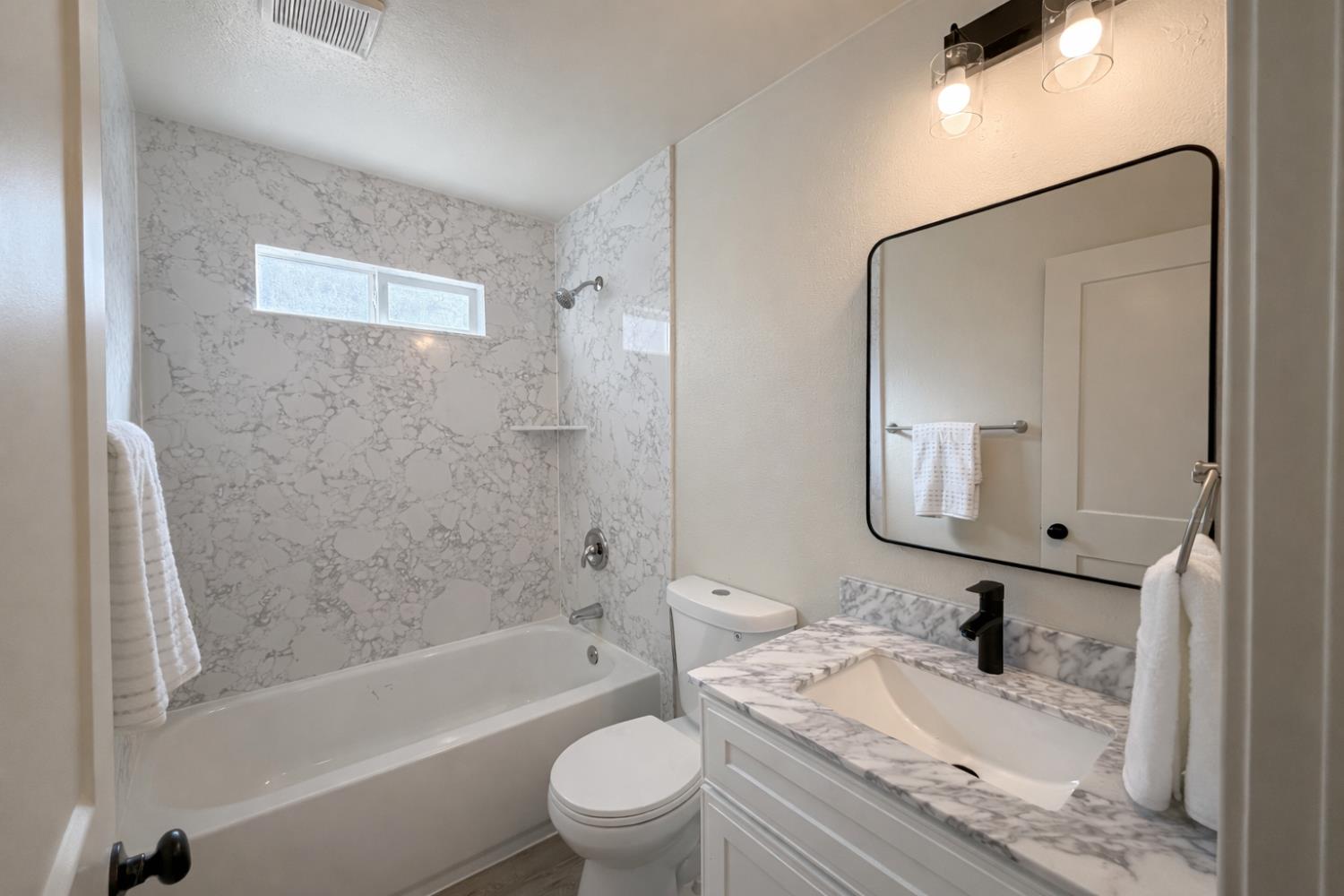 1813 Rose Ave, Modesto, CA 95355