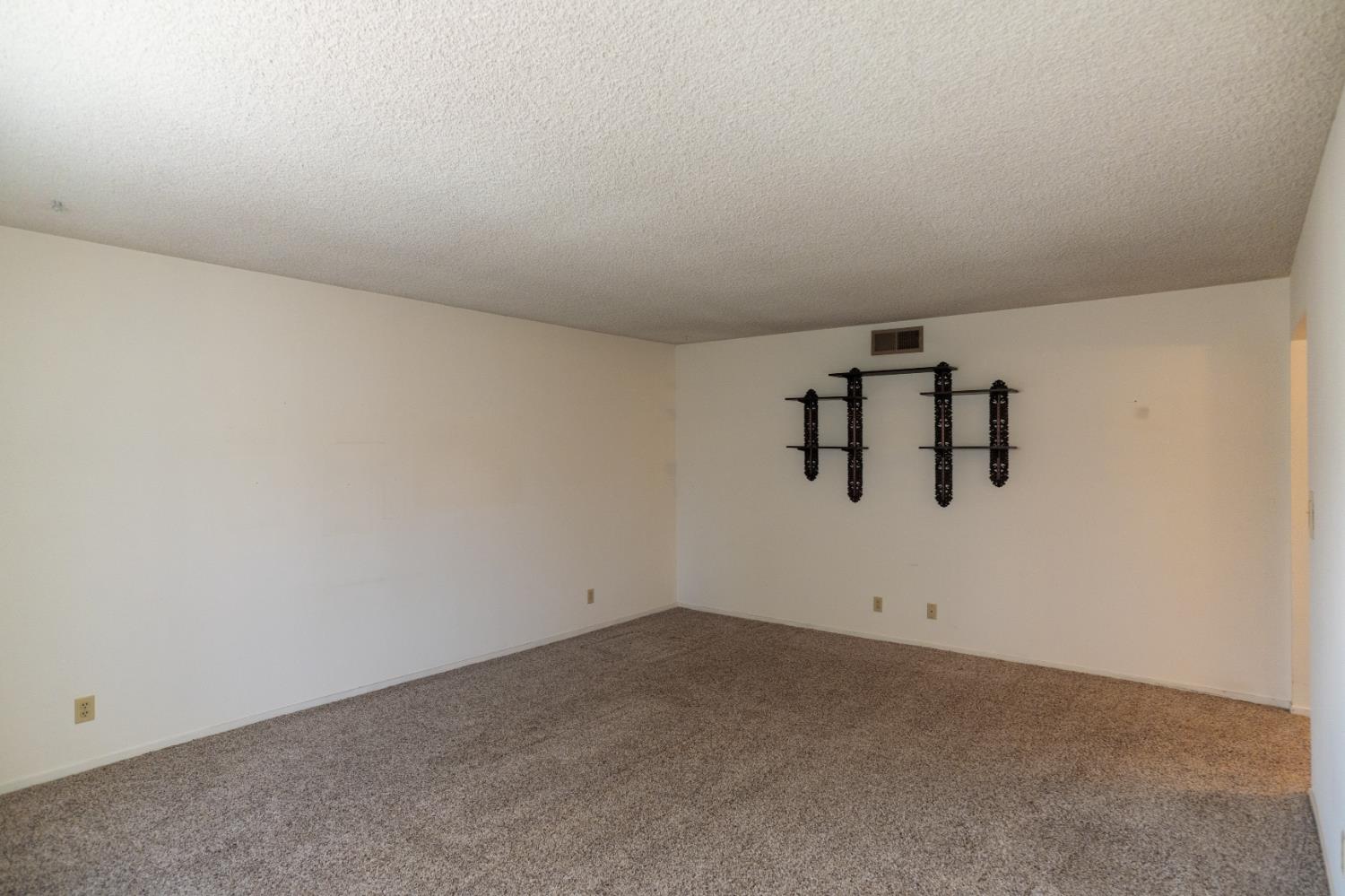 315 Diane Ct, Merced, CA 95348