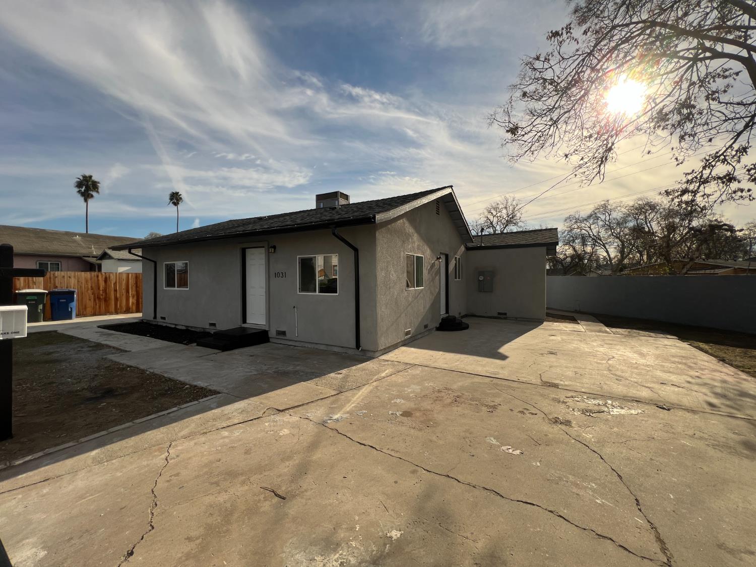 1031 4th St, Modesto, CA 95351