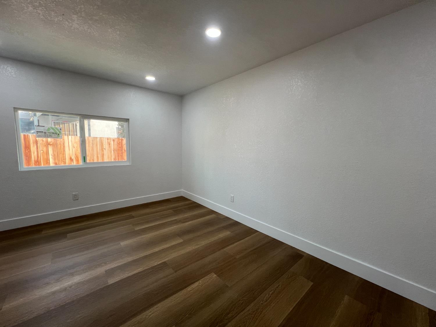 1031 4th St, Modesto, CA 95351