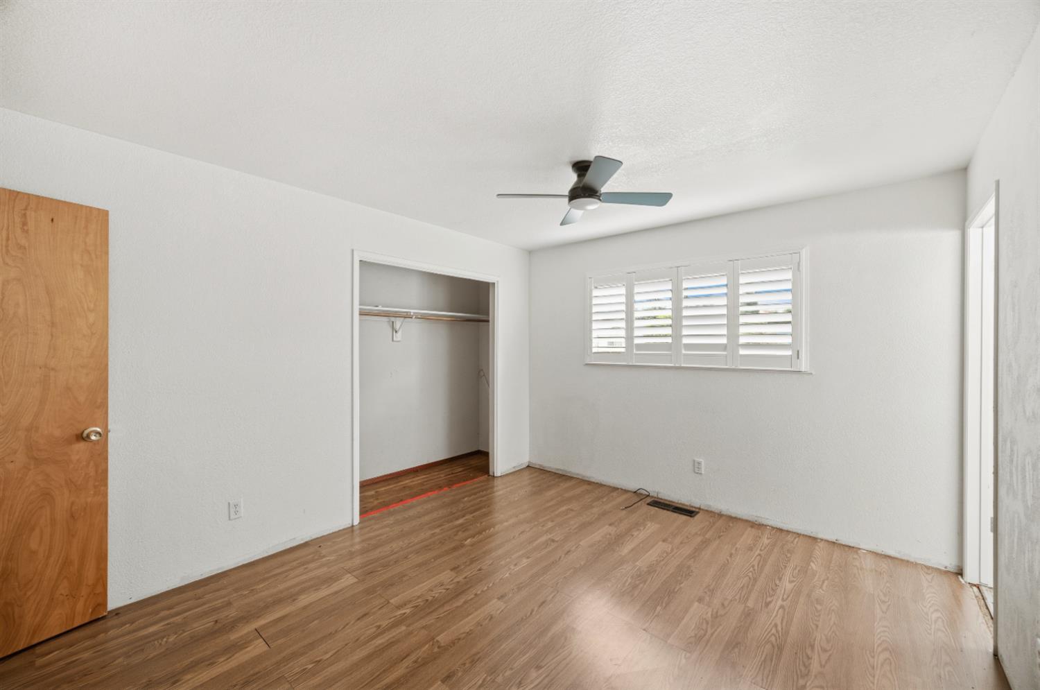 1244 W J St, Oakdale, CA 95361