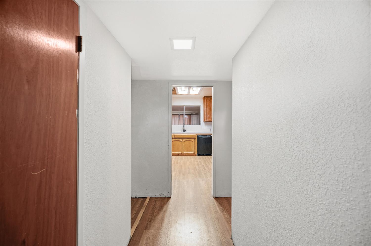 1244 W J St, Oakdale, CA 95361