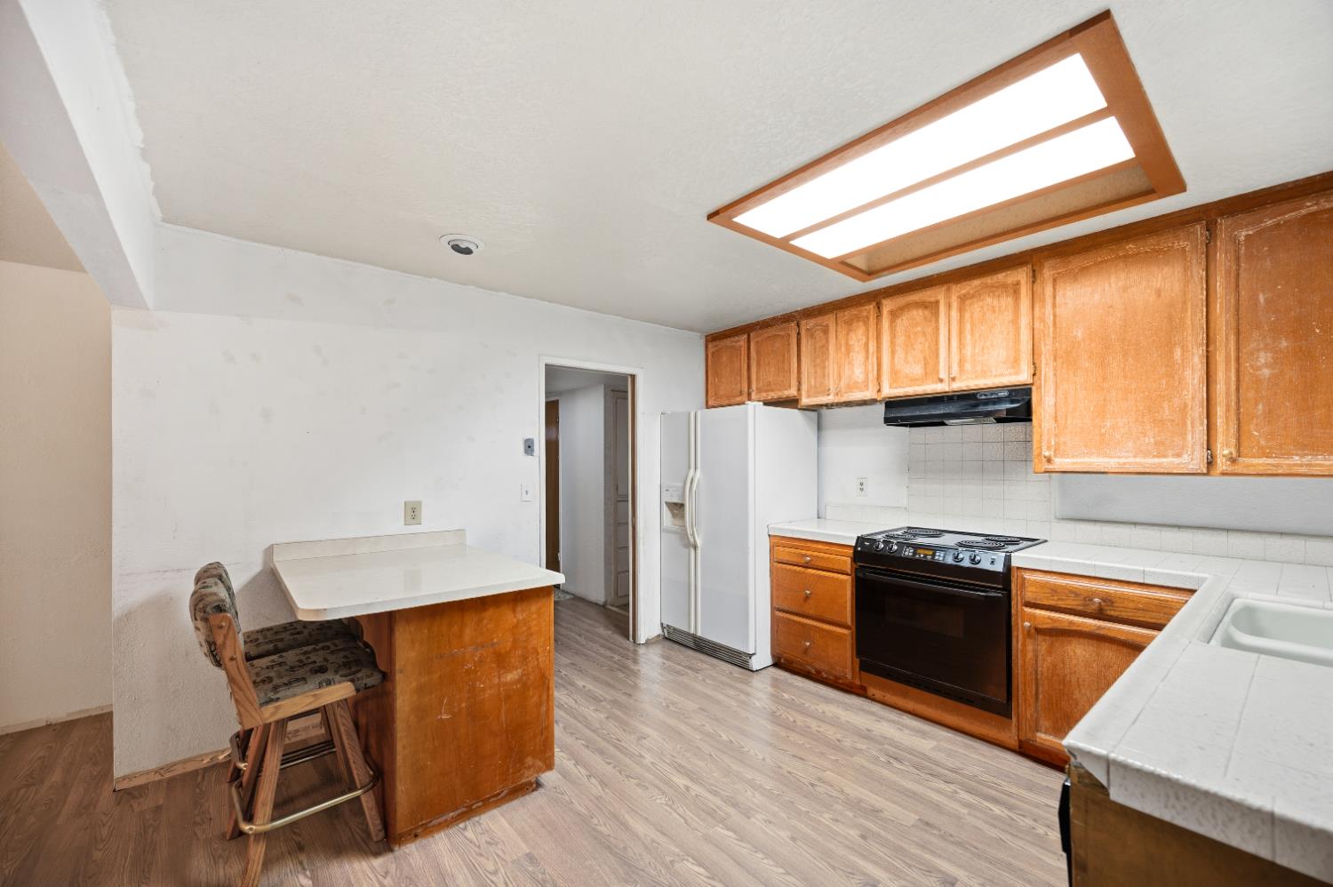 1244 W J St, Oakdale, CA 95361