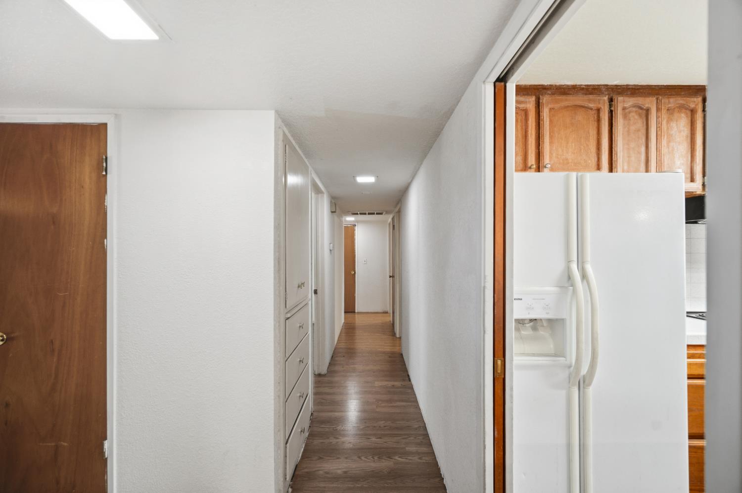 1244 W J St, Oakdale, CA 95361