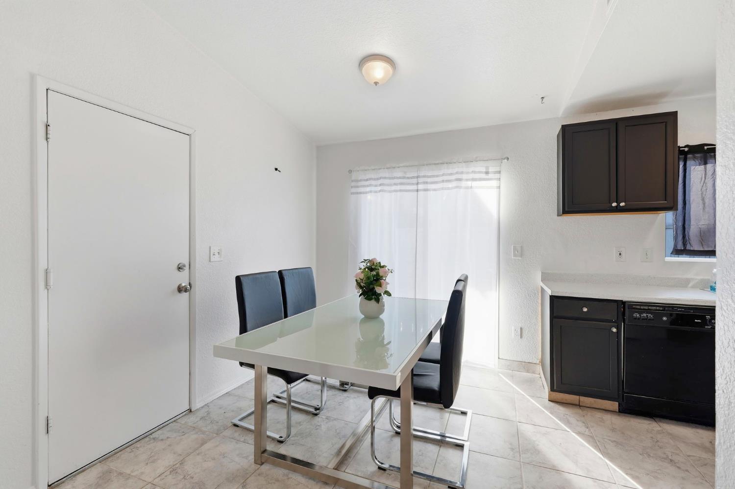 1809 Taos Ct, Modesto, CA 95351