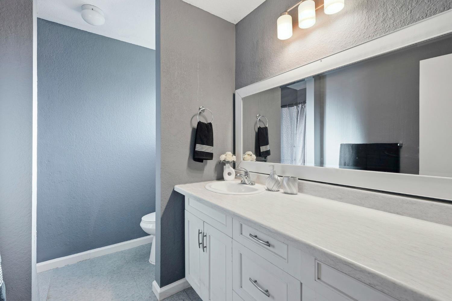 1809 Taos Ct, Modesto, CA 95351