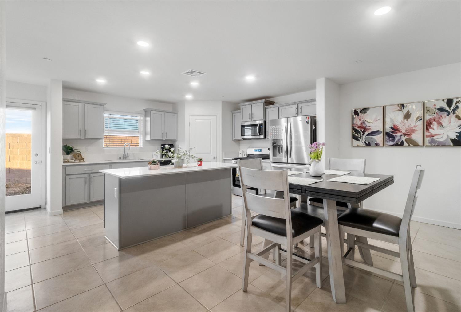 687 Jessie Dr, Merced, CA 95348