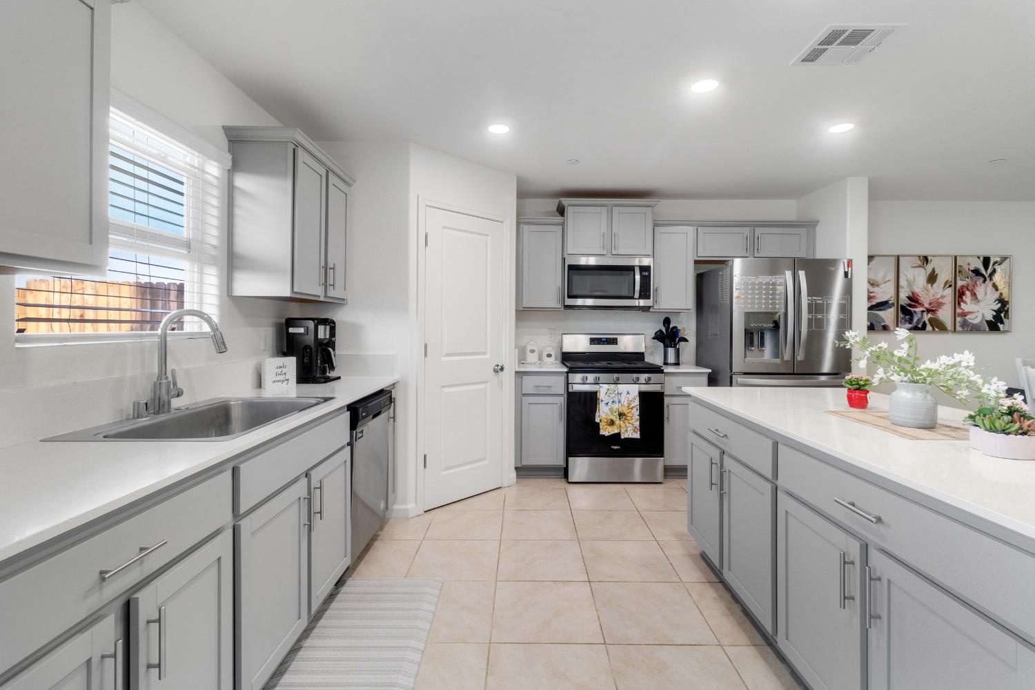 687 Jessie Dr, Merced, CA 95348