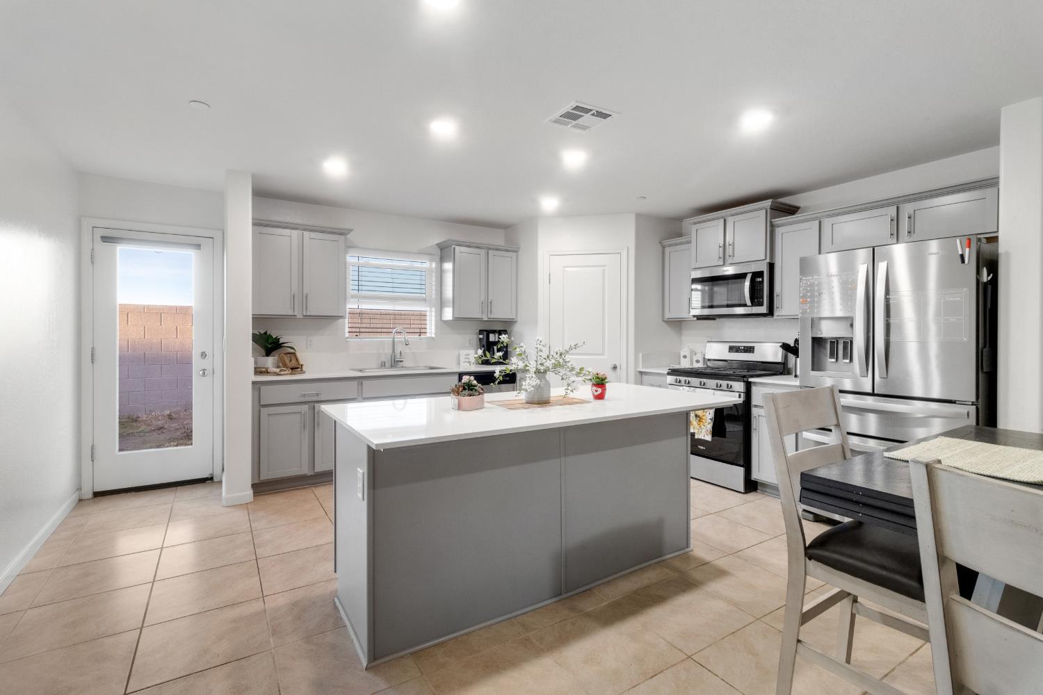 687 Jessie Dr, Merced, CA 95348