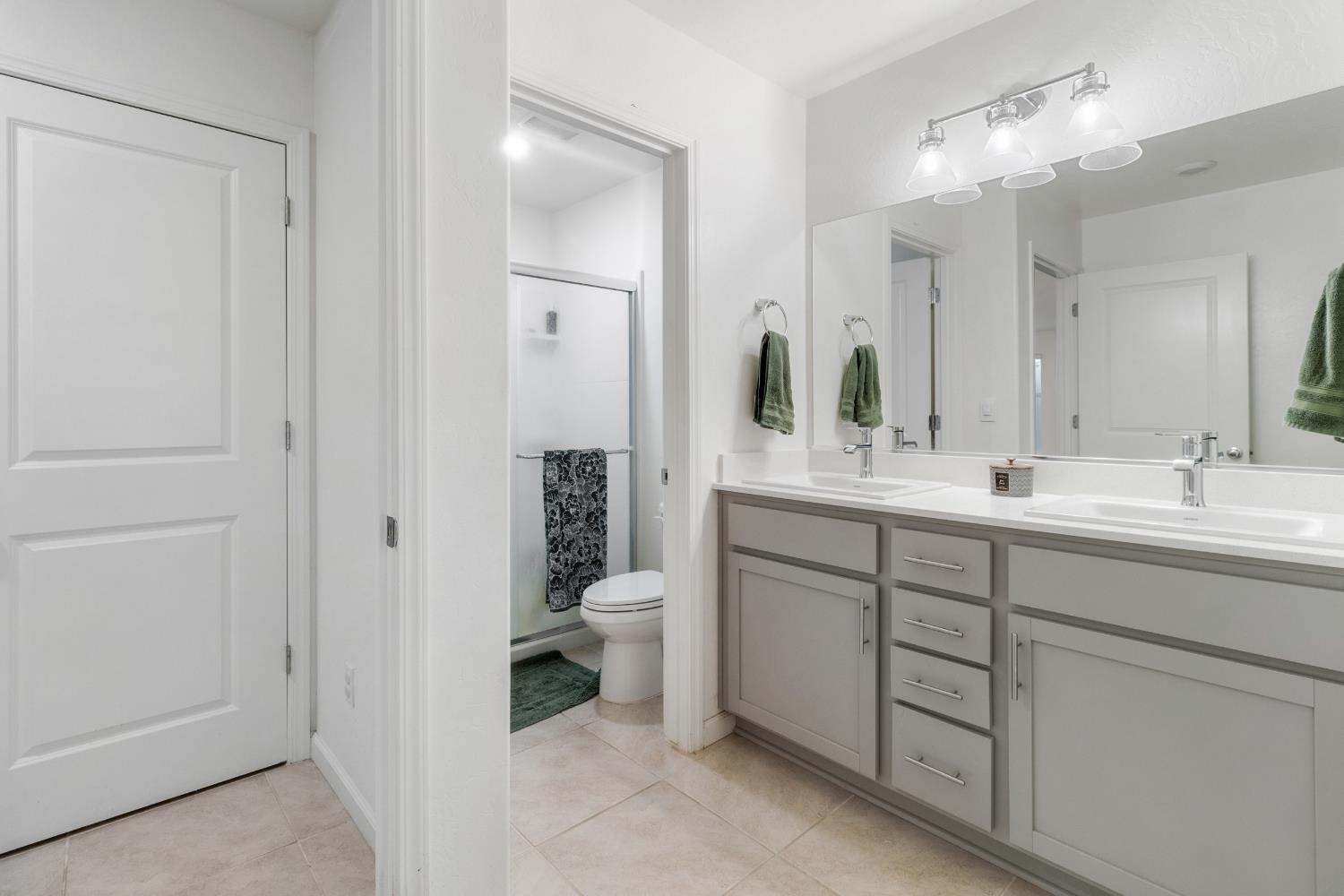 687 Jessie Dr, Merced, CA 95348