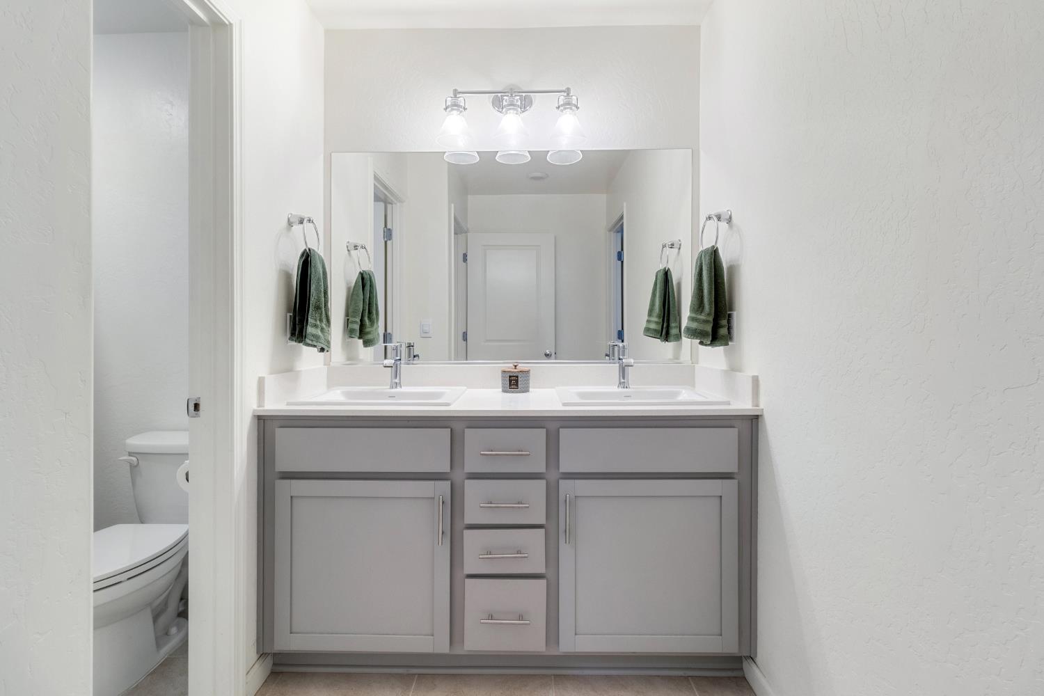 687 Jessie Dr, Merced, CA 95348