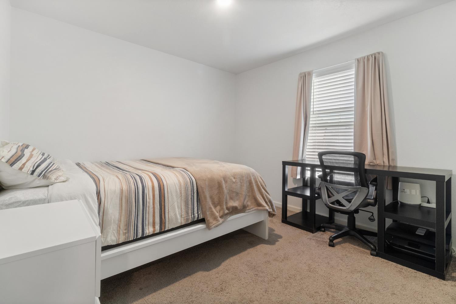 687 Jessie Dr, Merced, CA 95348