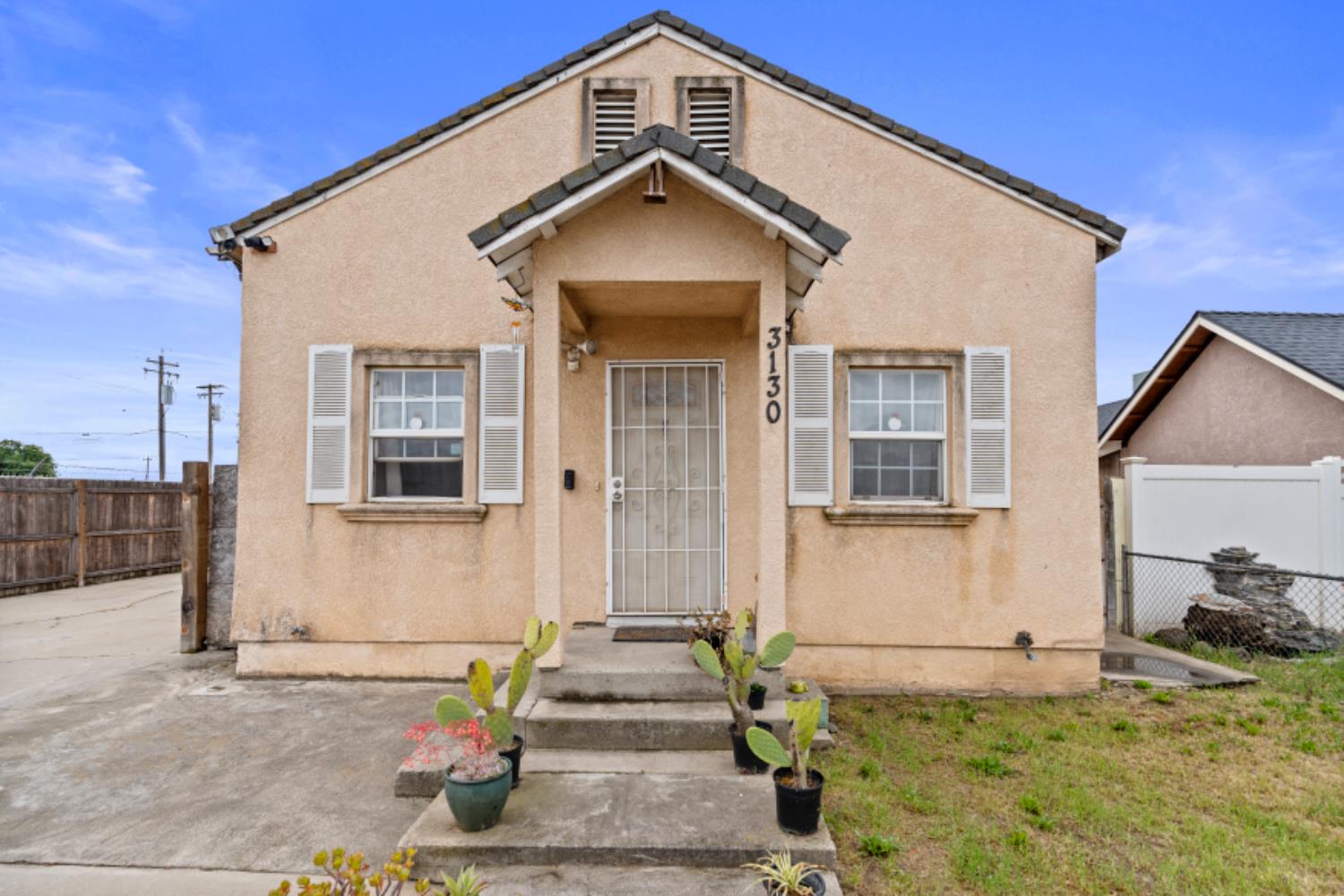 3130 Sierra St, Riverbank, CA 95367