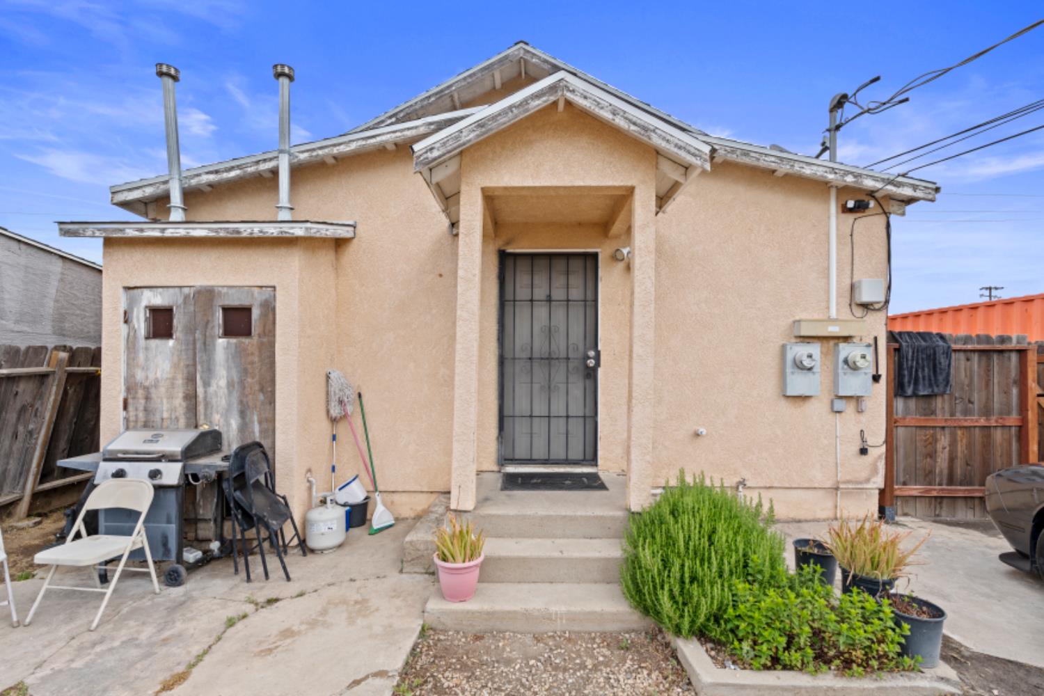 3130 Sierra St, Riverbank, CA 95367