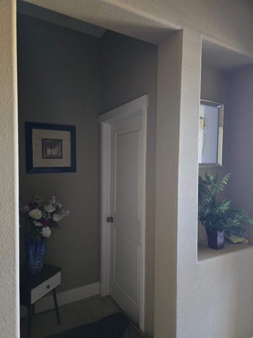 1613 Dolomite Ct, Los Banos, CA 93635