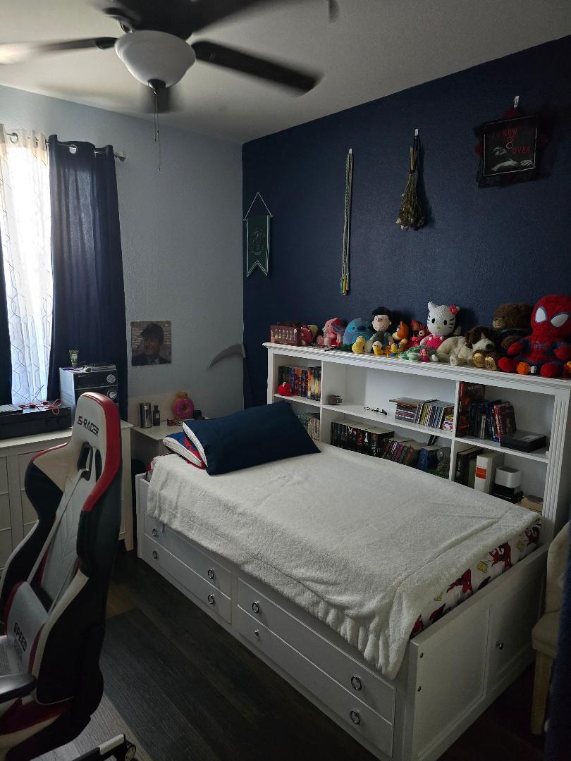 1613 Dolomite Ct, Los Banos, CA 93635