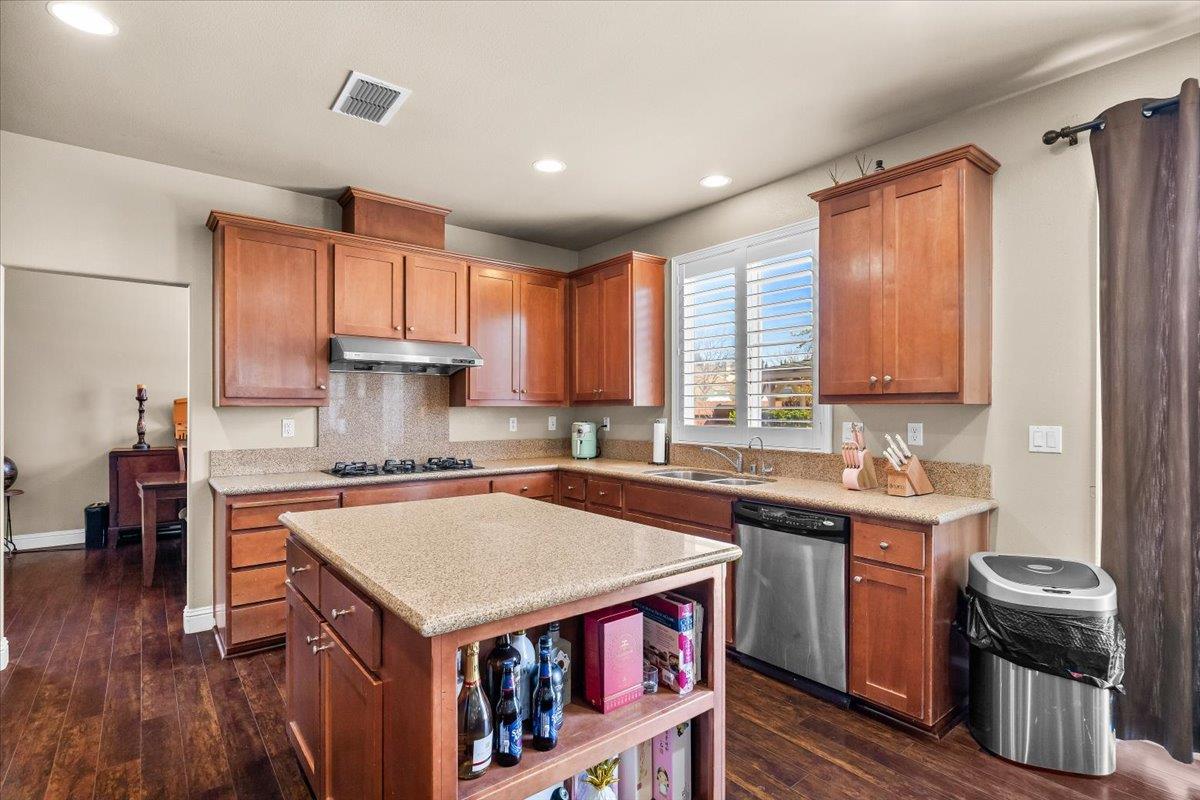 4020 Calistoga, Modesto, CA 95356