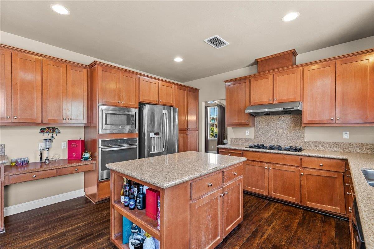 4020 Calistoga, Modesto, CA 95356