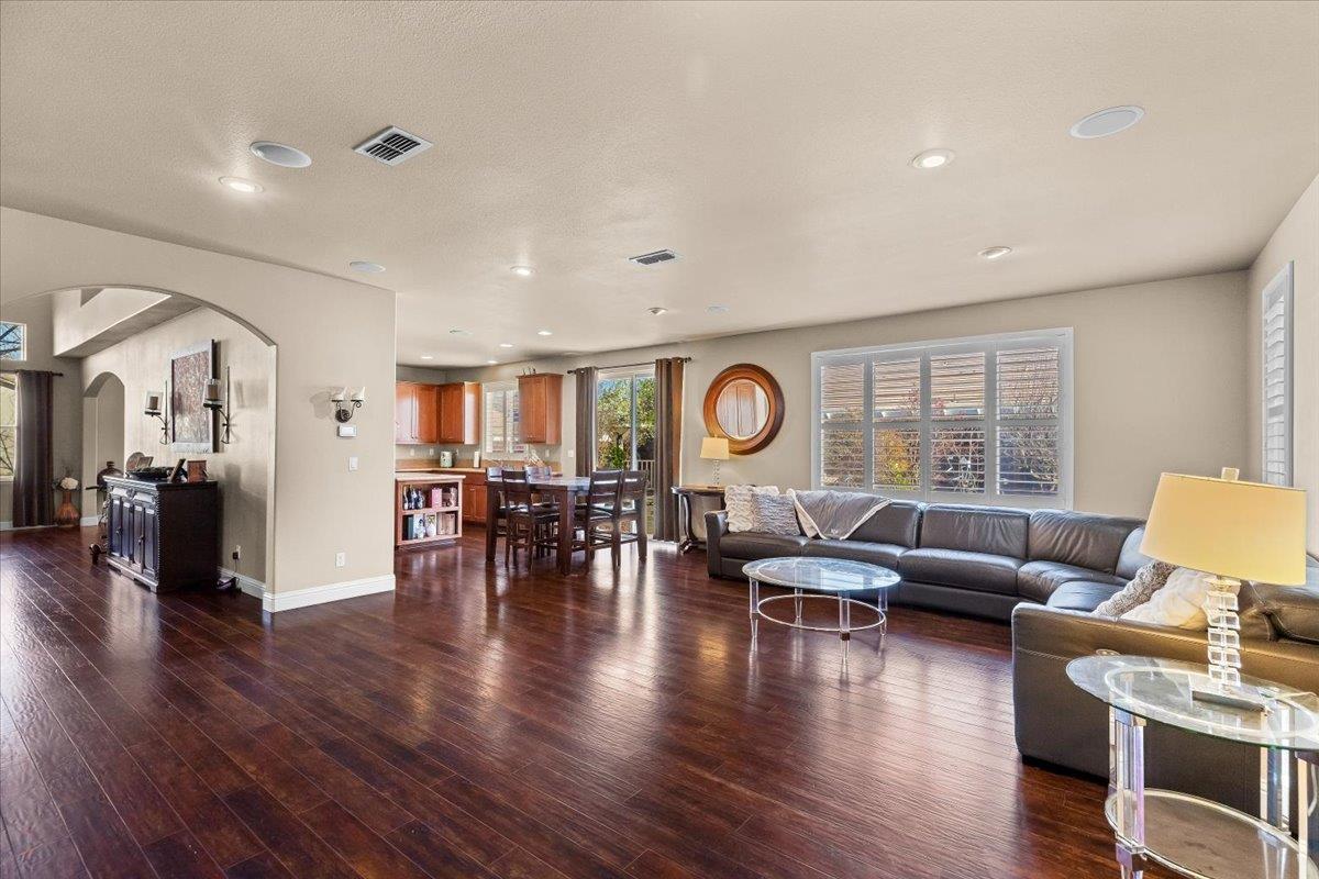 4020 Calistoga, Modesto, CA 95356