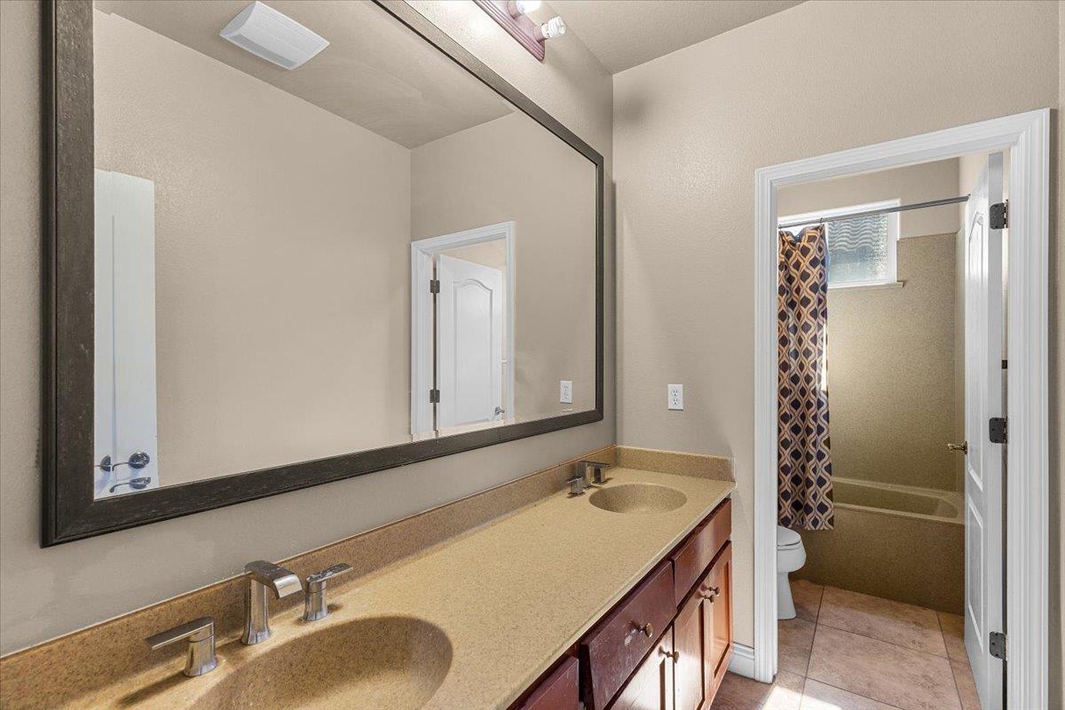 4020 Calistoga, Modesto, CA 95356