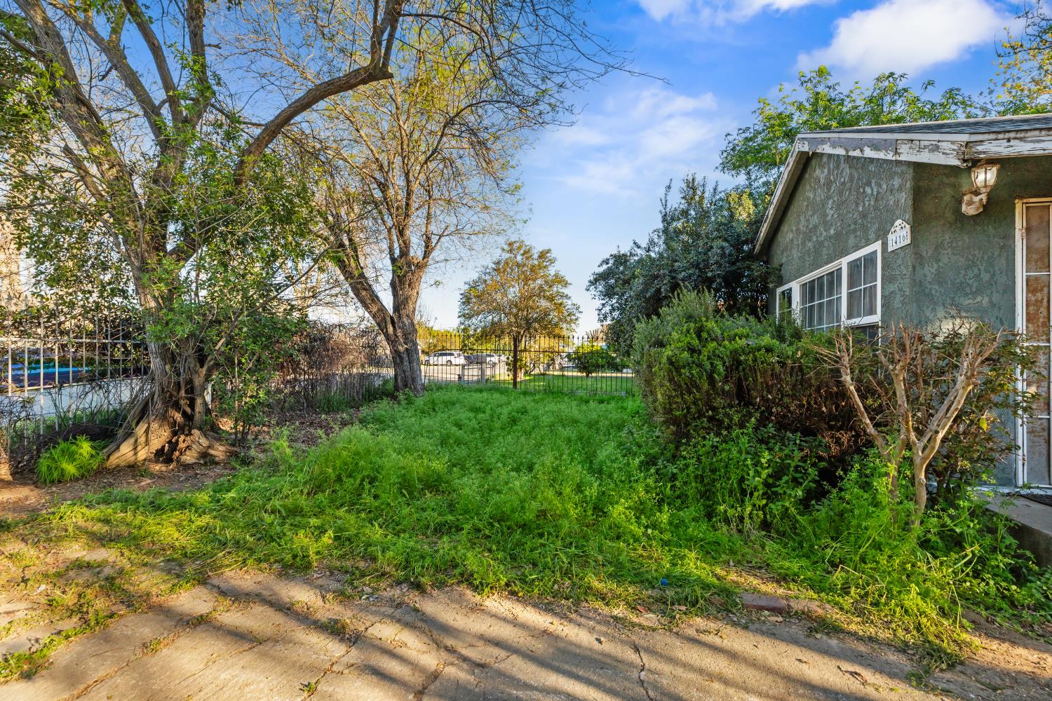 1416 Victoria Dr, Modesto, CA 95351