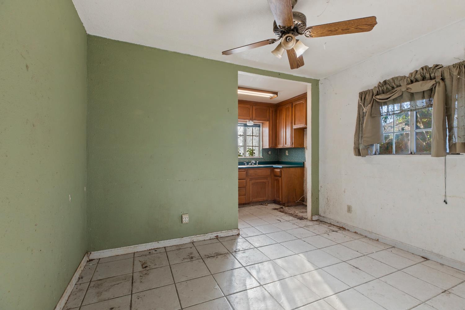 1416 Victoria Dr, Modesto, CA 95351