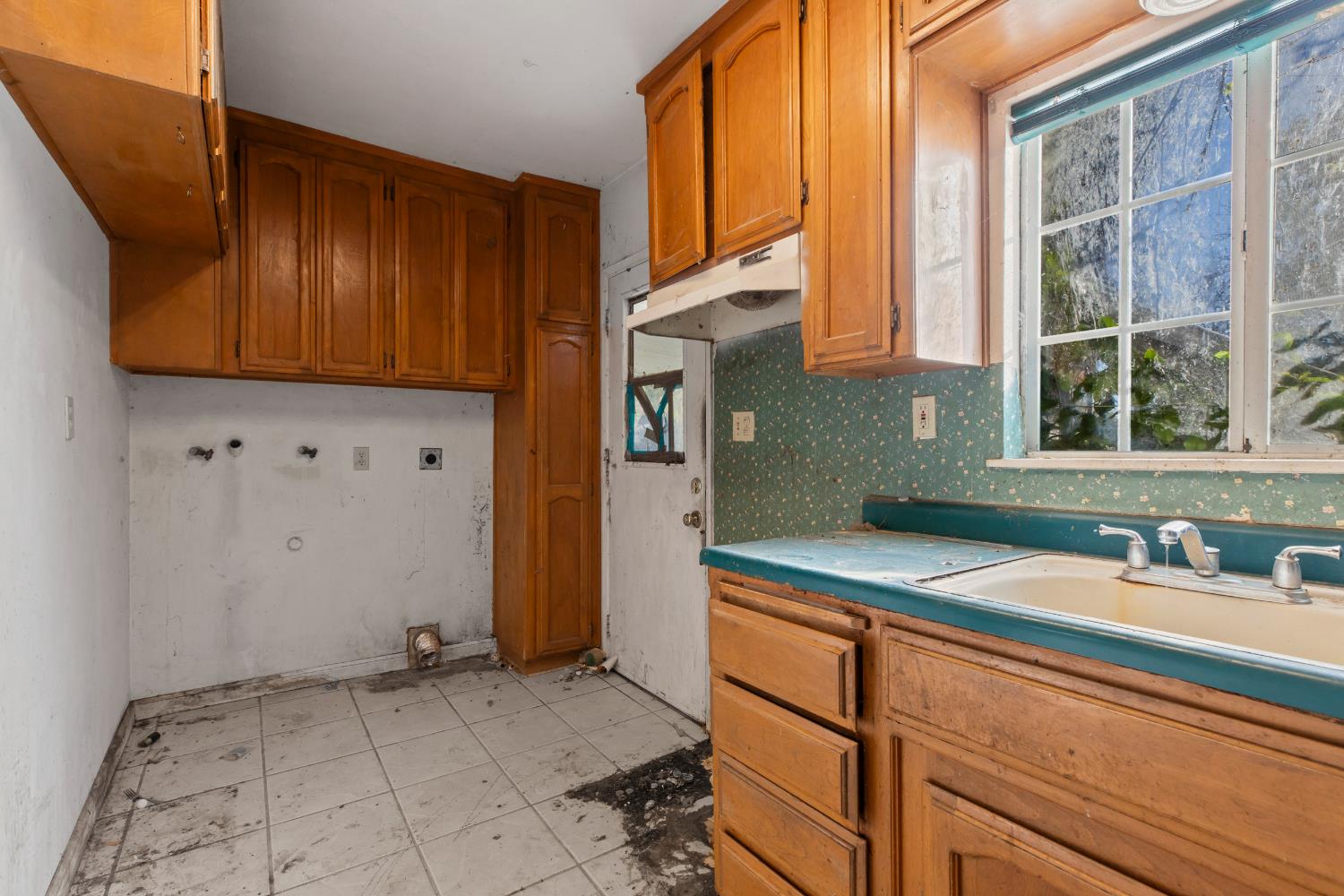 1416 Victoria Dr, Modesto, CA 95351