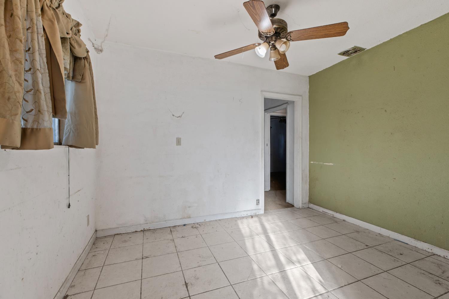 1416 Victoria Dr, Modesto, CA 95351