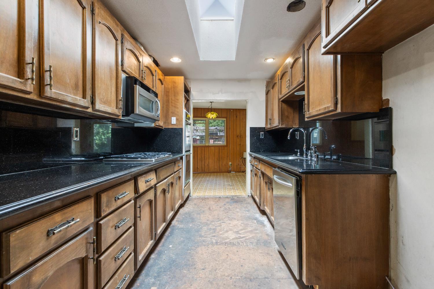 207 Lane St, Modesto, CA 95354